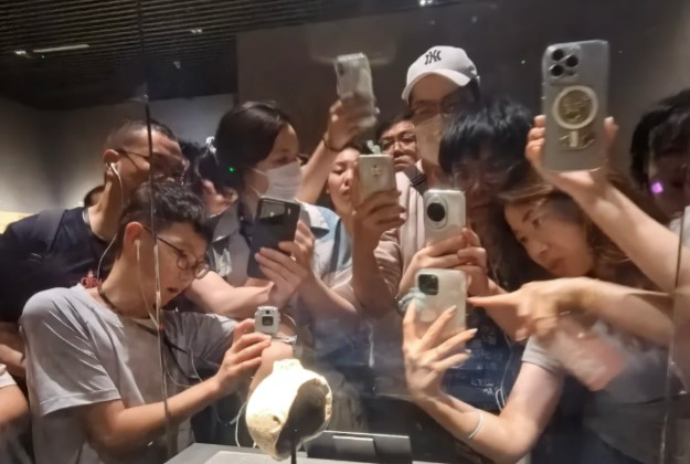 三星堆看最早场8:30还是夜场16:30？？？